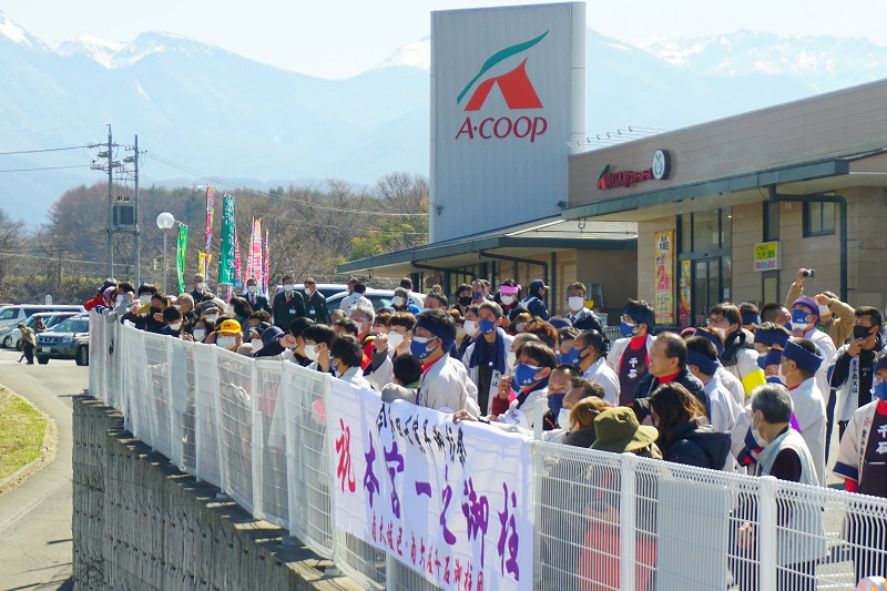 令和4年御柱祭上社山出しの様子