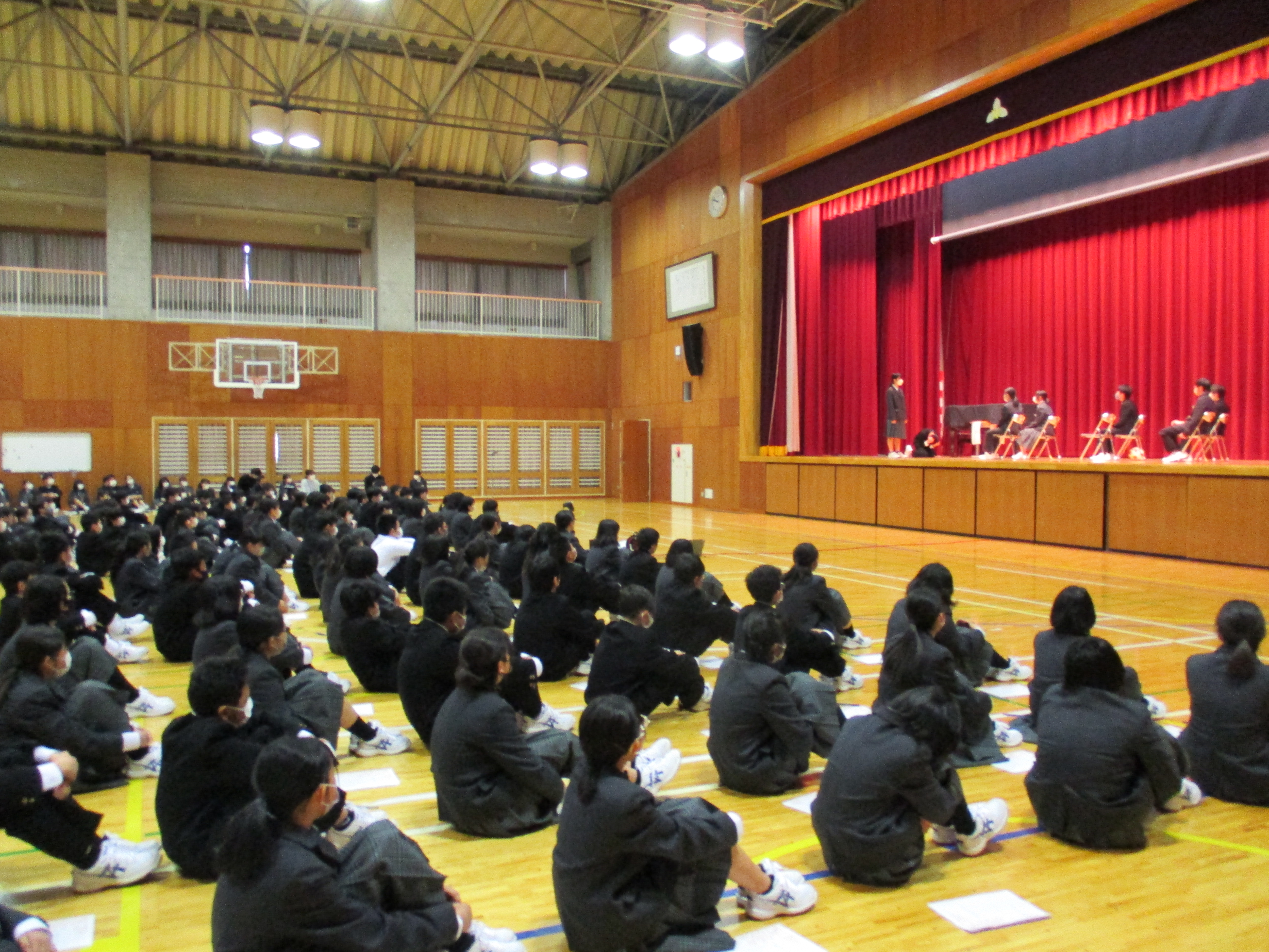 2022年生徒会入会式の劇の様子の画像