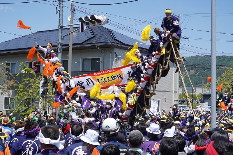 御柱屋敷を出発した御柱