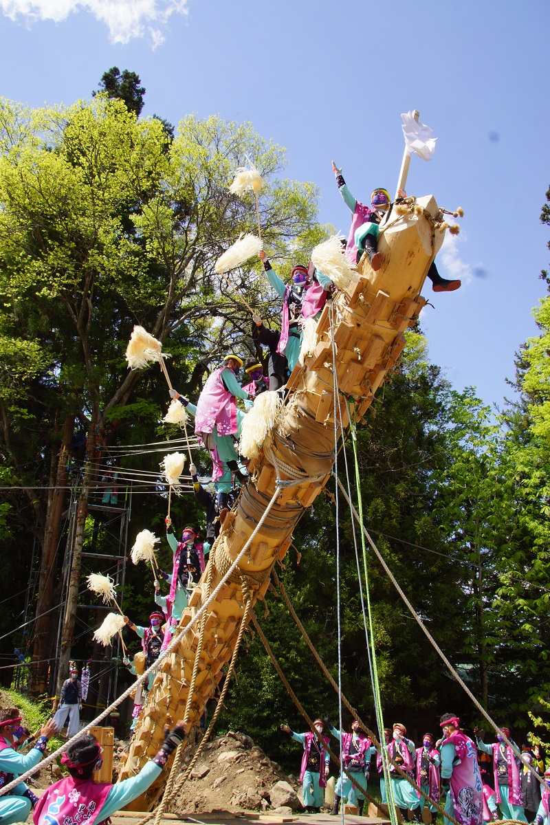 前宮3の御柱　建御柱中盤の様子