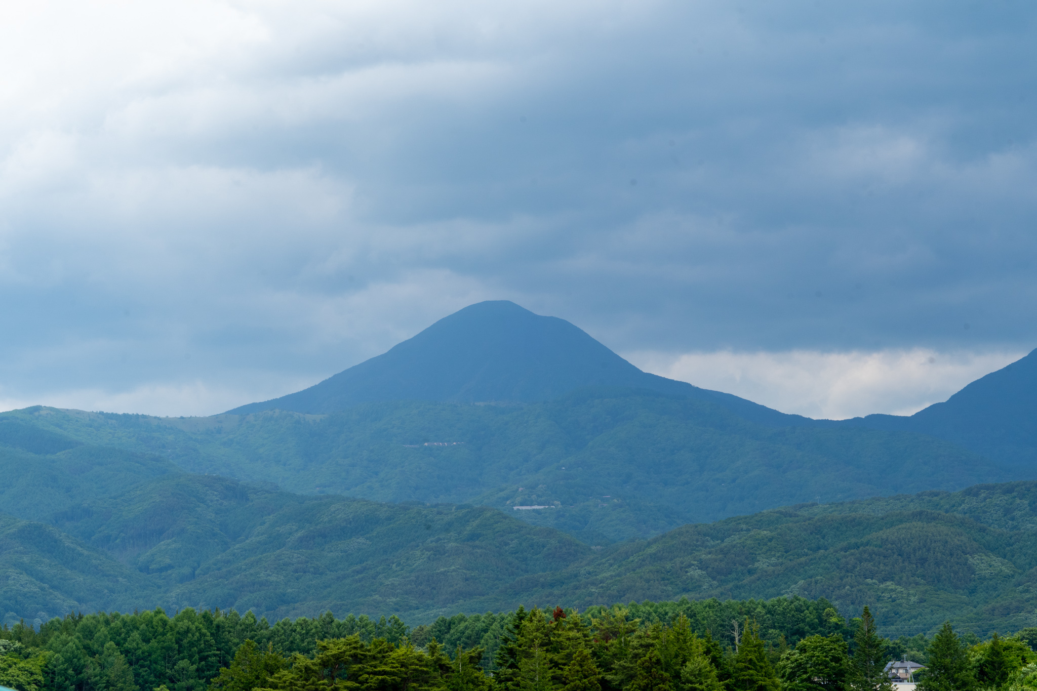 北部中学校から見える蓼科山