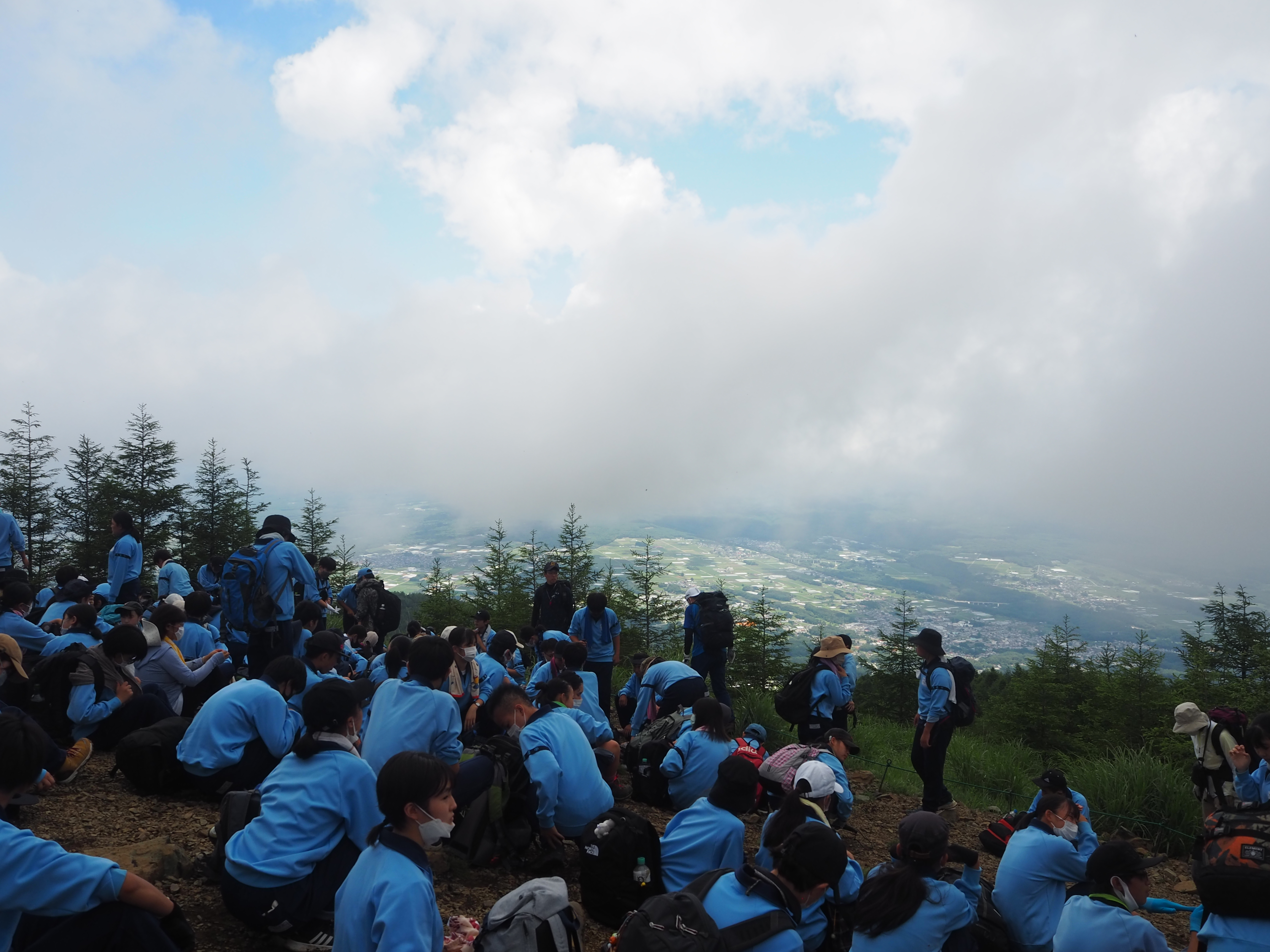 入笠山登山山頂の様子の画像