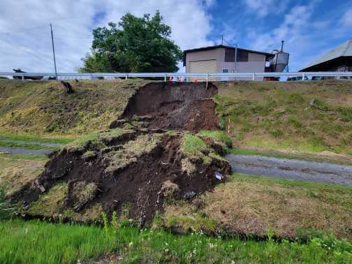 道路のり面崩壊の様子