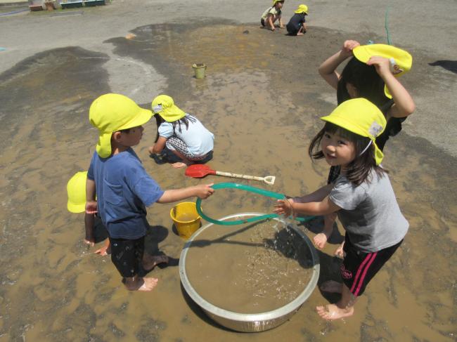 夏のどろんこ遊び