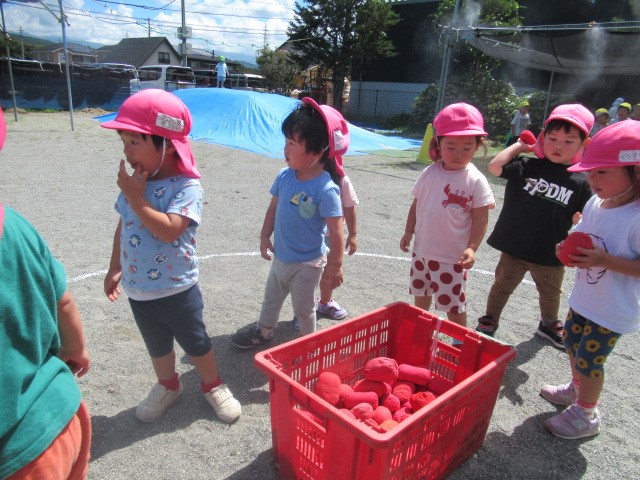 さくらんぼの会　運動会ごっこ