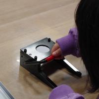 缶バッジを作る様子その１