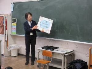 読み聞かせの様子（１年生）