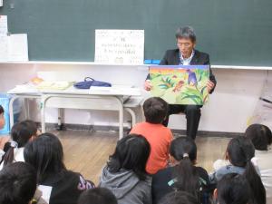 読み聞かせの様子（２年生）