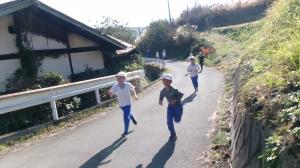 全力で走り抜ける子どもたち