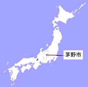 日本のほぼ中央に位置する茅野市の位置を日本地図を使い表しています。