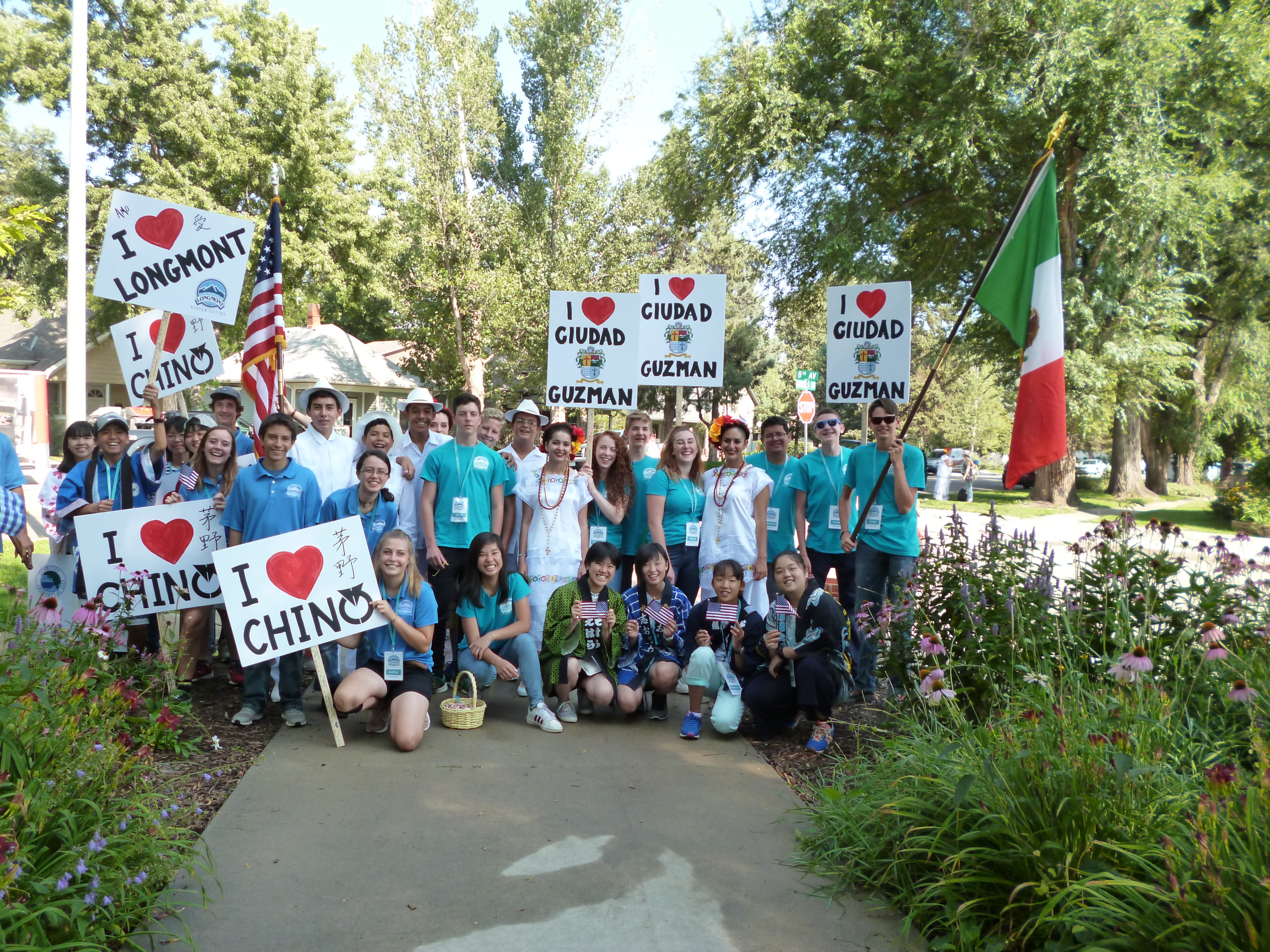 茅野市派遣団とロングモント団の集合写真