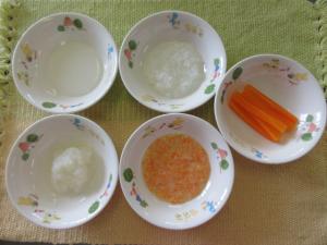 離乳食　試食
