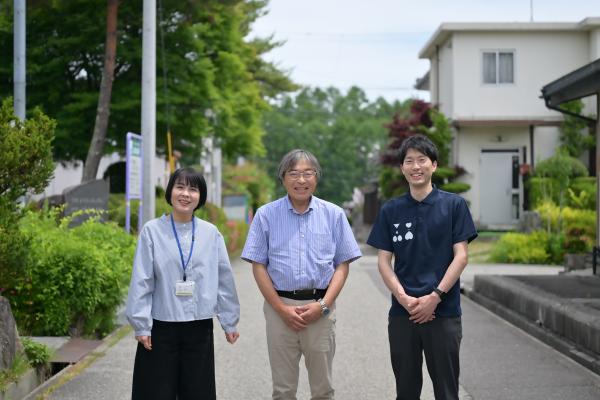 関係者3名の画像