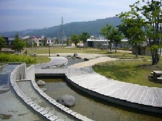 横内中央公園の水路の写真