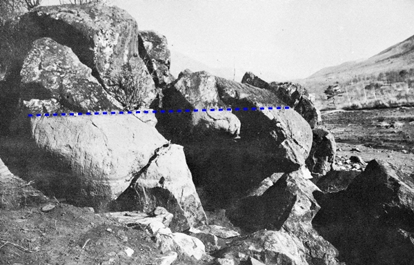 昭和29年の調査のときの御座岩遺跡の写真