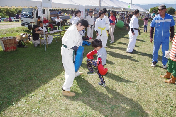 縄文まつり武道体験の写真