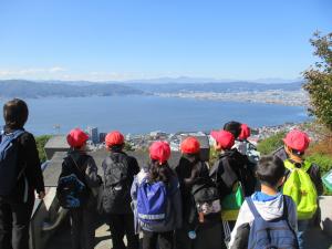 立石公園からの景色を眺める